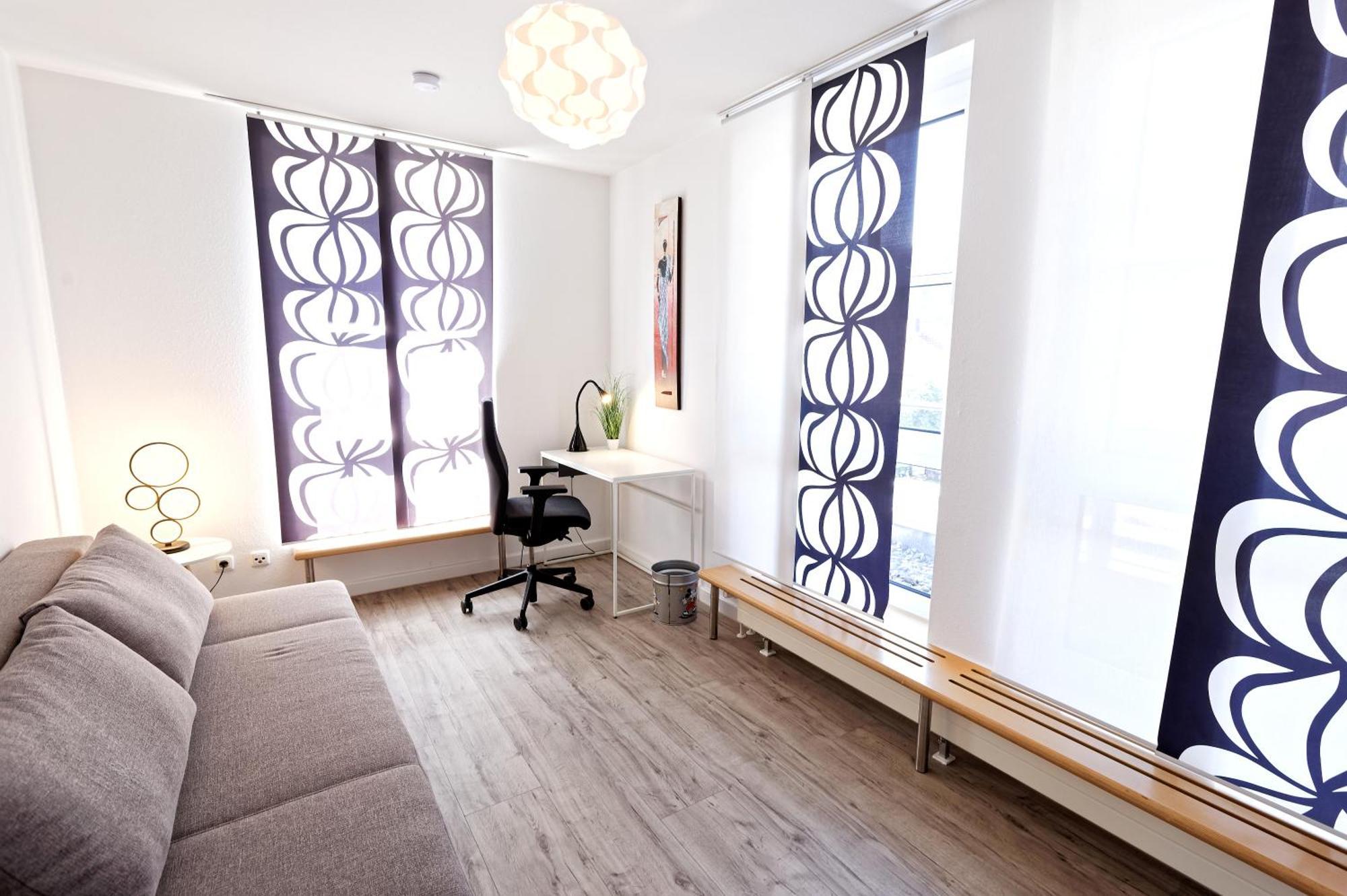 Grosszuegiges Helles Penthouse -Komplette Etage- Mit Balkon Und Stellplatz In Ruhiger Lage Kulmbach Ngoại thất bức ảnh