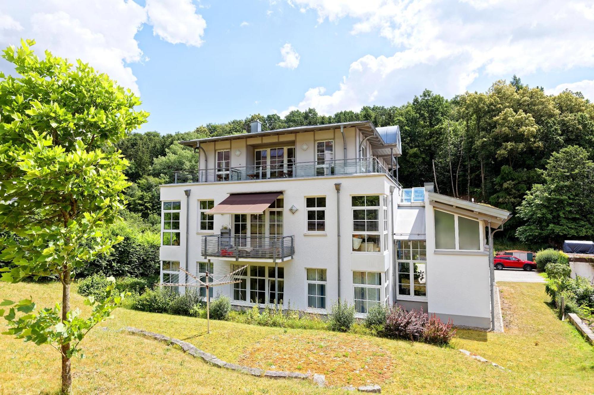 Grosszuegiges Helles Penthouse -Komplette Etage- Mit Balkon Und Stellplatz In Ruhiger Lage Kulmbach Ngoại thất bức ảnh
